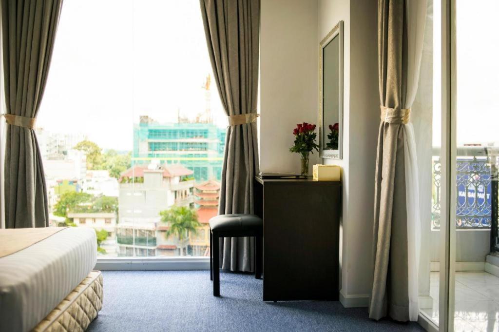 Golden Crown Hotel Saigon Cidade de Ho Chi Minh Exterior foto