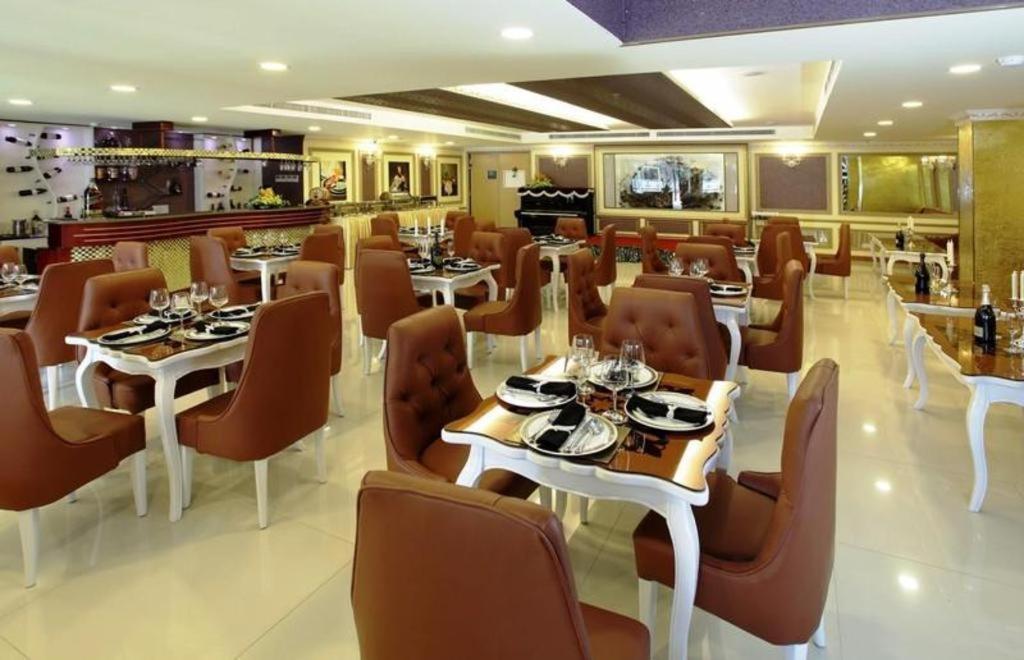 Golden Crown Hotel Saigon Cidade de Ho Chi Minh Exterior foto